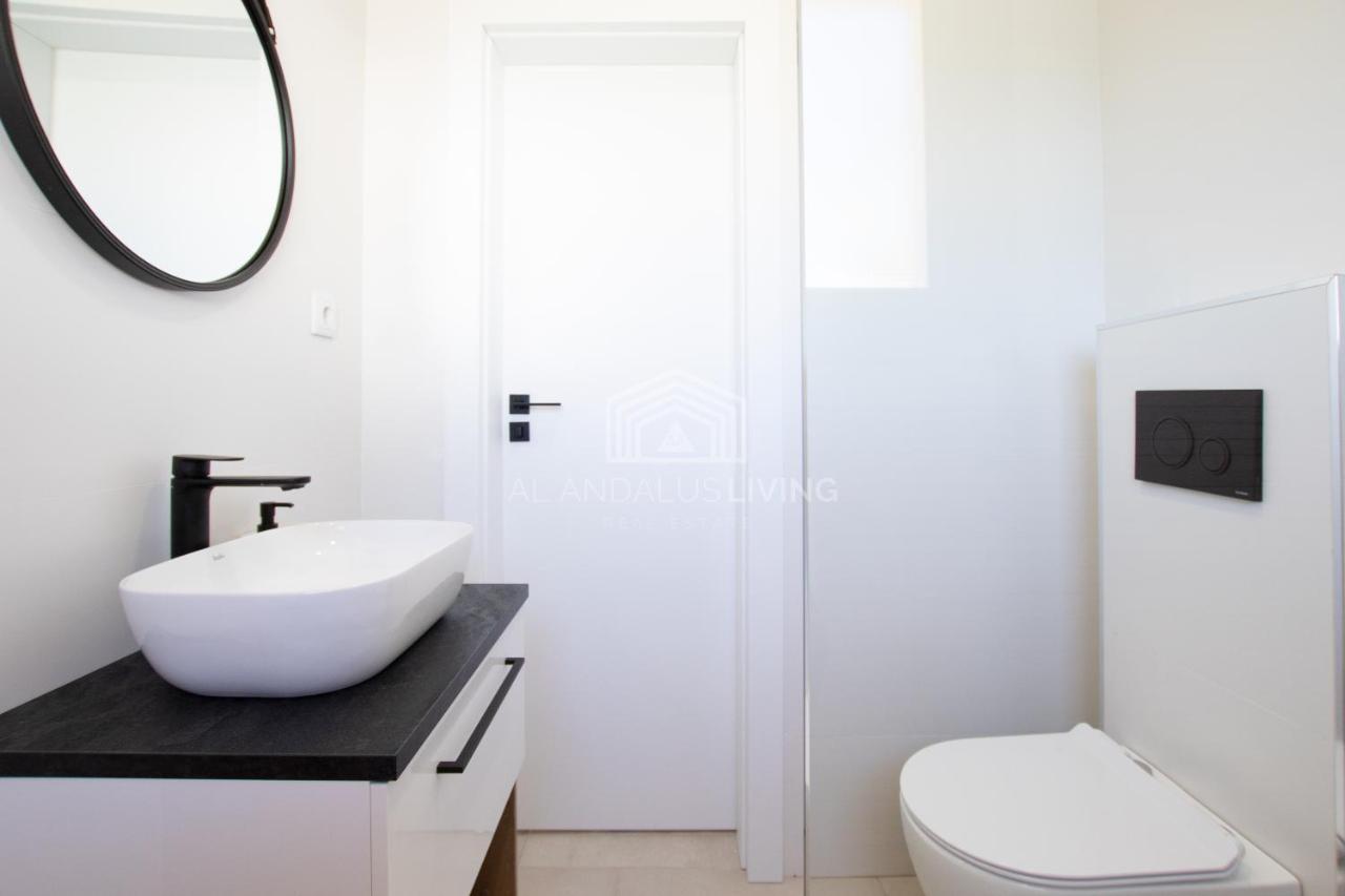 Apartamento Panoramic Sea Views And Direct Access To The Beach From The Community In Torrenueva Málaga Exterior foto