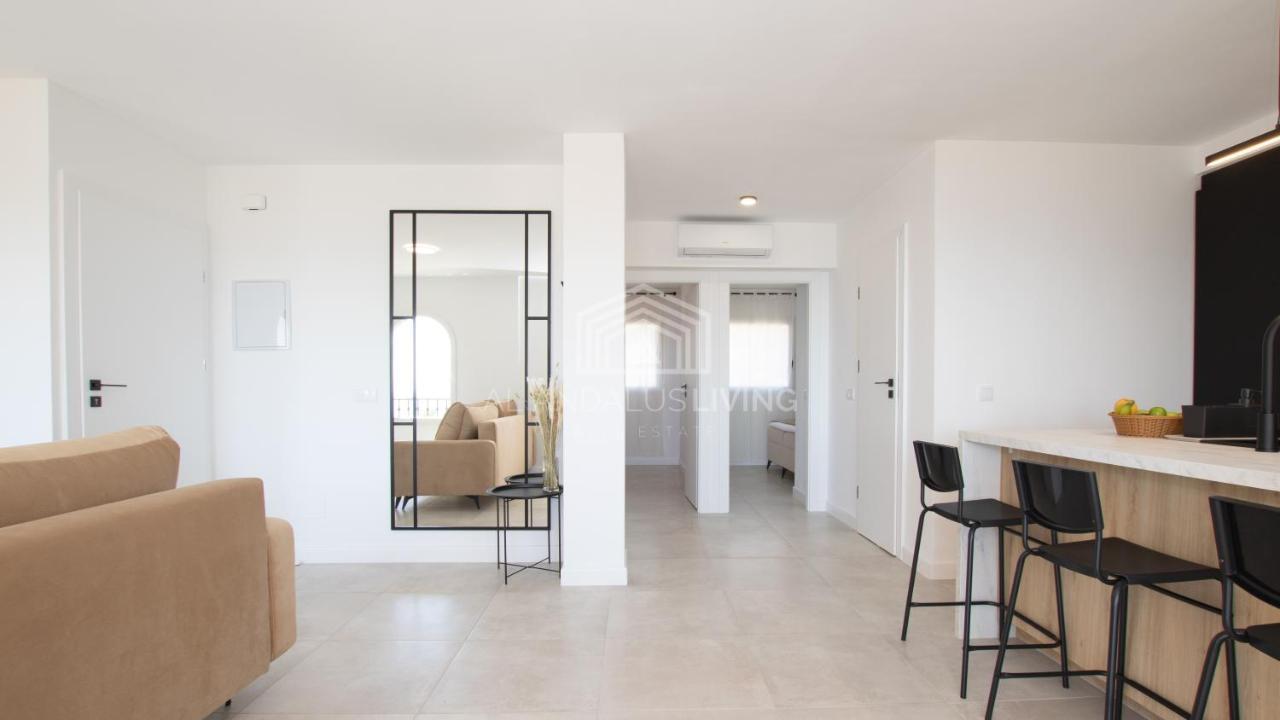 Apartamento Panoramic Sea Views And Direct Access To The Beach From The Community In Torrenueva Málaga Exterior foto