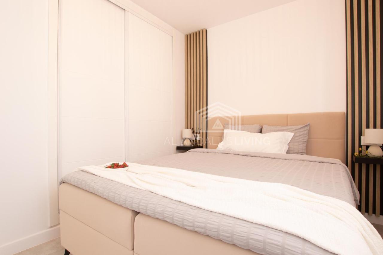 Apartamento Panoramic Sea Views And Direct Access To The Beach From The Community In Torrenueva Málaga Exterior foto